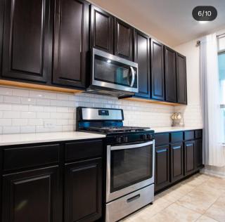 Spacious 4 bedrooms - 4