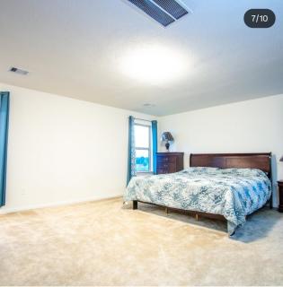 Spacious 4 bedrooms - 1