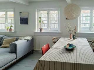 Artist's House From 1792 Near The Sea In Årsdale - 5