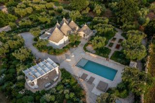 Six-Cone Trullo With Spa Near Alberobello - 0