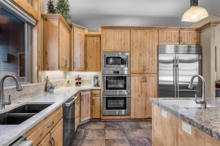 Woods & Irons Lodge , Hot Tub, Bikes & SHARC - 4