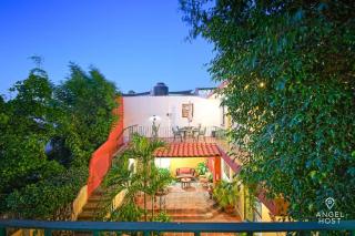 Suite Steps from Malecon Beach Dining Stripe - 6