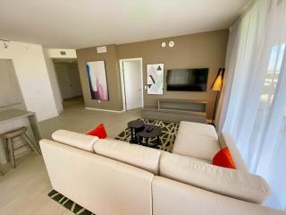 Corner Modern Ocean View Low Floor - 4