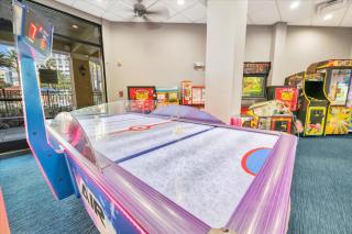Resort 10 Mins to Disney & NO Resort Fees Sleeps 8 - 6