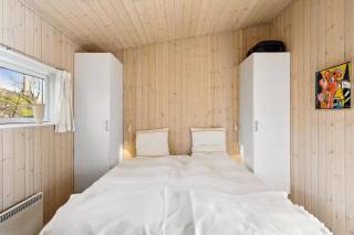 Luxury Lakeside Retreat - 4