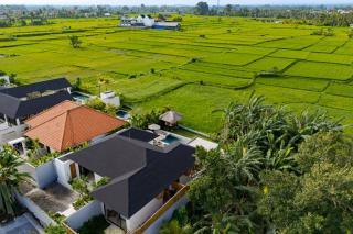 Villa Selatan by BaliSuperHost - 9