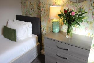 Cornerhouse Apartments 1 Sleeps 7 - 6