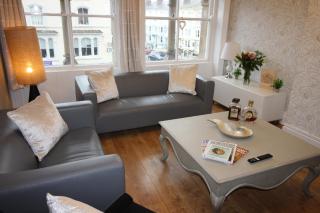 Cornerhouse Apartments 3 Sleeps 7 - Llandudno - 0