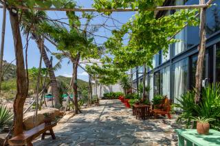 Rock Bay by Chành Rành - 8