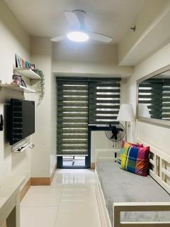 J&C Staycation 1BR Unit near Moa with Netflix - Manila - 9