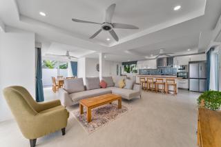 Victoria, 3BDR Pool Villa, Rooftop Sea View, Chaweng - 2