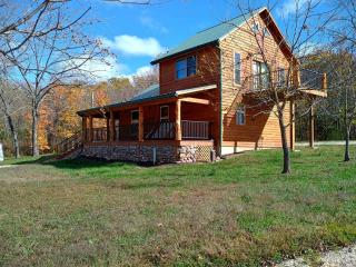 Peaceful Woodland Cabin with Balcony & Starry Nights in Steelville, Missouri - 0