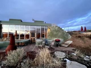Secluded Sustainable Earthship Retreat with Off-Grid Living Near Tres Piedras, New Mexico - 9