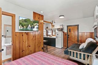 Serene Cabin Stay with Fire Pit Nights and Fresh-Air Mornings in Colorado Springs, Colorado - 9