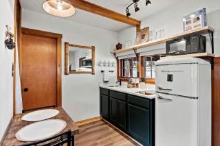 Serene Cabin Stay with Fire Pit Nights and Fresh-Air Mornings in Colorado Springs, Colorado - 6