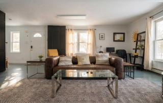 Easton Townhouse with Pool and Hot Tub - 8