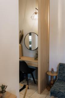 Zoe's Luxury Living - 1