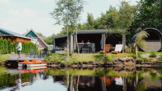 Luxus Chalet Schlaffass und Tinyhouse am See angeln Boot SUP Spa mit Sauna und Jacuzzi - 0