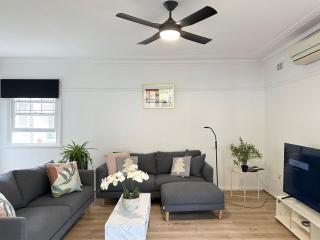 KozyGuru | Wyong | Cottage Close to Everything - 8
