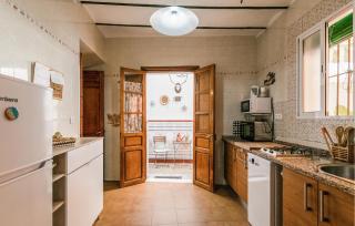 Amazing Home In El Pedroso With Wifi - 6