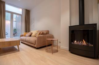Stylish Coastal Apartment with Fireplace & Terrace in Oostende - 0
