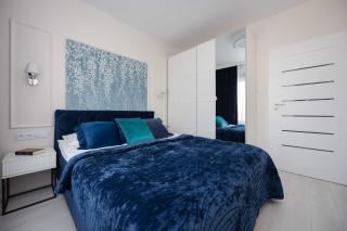 Stylish Apartment with Parking & City View by Renters Prestige - 9