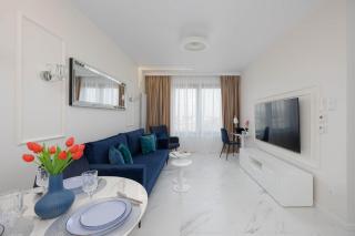 Stylish Apartment with Parking & City View by Renters Prestige - 2