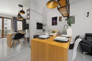 Air-conditioned Apartment with Balcony in Warsaw by Noclegi Renters - 2