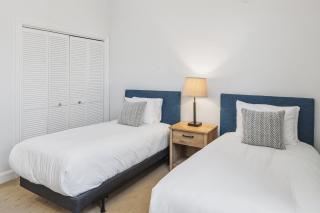 Mountain View Dream on River Trail - Hot Tub, Garage, Lift 7 Ski In Out condo - 1