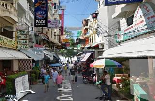 Long Beach Hotel Patong - 9