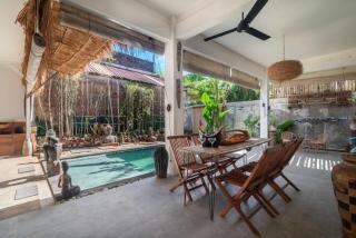 Jellyfish R 2BR for Groups, 5 Min to Thomas Beach - 2