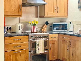 Cowshed - Cosy Cottage - 2