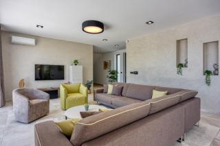 Villa Blanka in Central Istria for 8 persons with 50 m2 private pool, jacuzzi and free bikes - 2