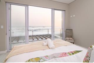 Beachfront Villa - 0