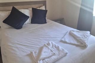 2 Bed Caravan - Sleeps 6 - Pets - Pool - Parking - 2