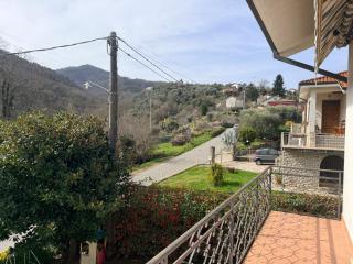 6 guests Villa Apartment Near Cinque Terre in nature Balcony Valley View Shared pool Hiking trails - 4