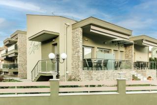 Danny Arz Apartments - 9