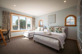 4 BRD family house in Shirley - 10 mins drive to CBD, walk to the Palms Mall - 7