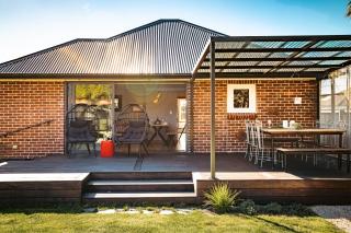 4 BRD family house in Shirley - 10 mins drive to CBD, walk to the Palms Mall - 5