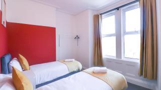 Spacious 3BR Home Perfect for 6 Guests - 5