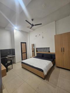 Harshan Homestay Inn - 1