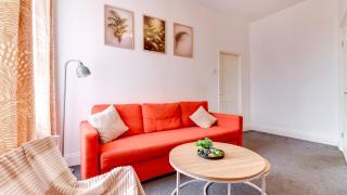 Spacious 3BR Home Perfect for Families & Groups - 4