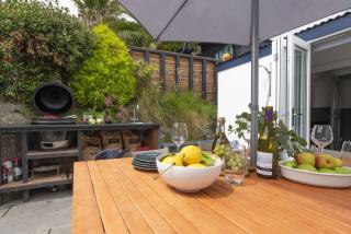 St Clements Cottage - FREE WiFi - Pets Welcome - Great Outdoor Area - Close to Sea - 1