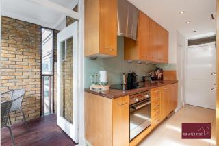 Richmond Three Bedroom Flat Parking - 4