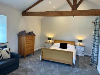 Superb Ribble Valley location hot tub sleeps 8 - 4