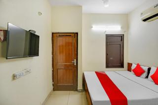 Hotel O Wave Inn Guest House - 2