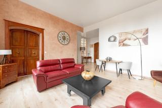 PIED A TERRE DE CHARME - 80 m2 - Hyper centre - Parking - 1