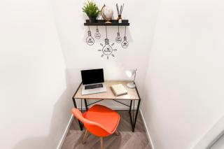 Centrally Located Apt with Parking - 4