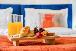 Centrally Located Apt with Parking - 3