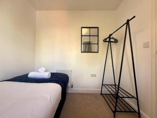 Stylish 4-Bedroom Marylebone Retreat with Fast Wifi - 3